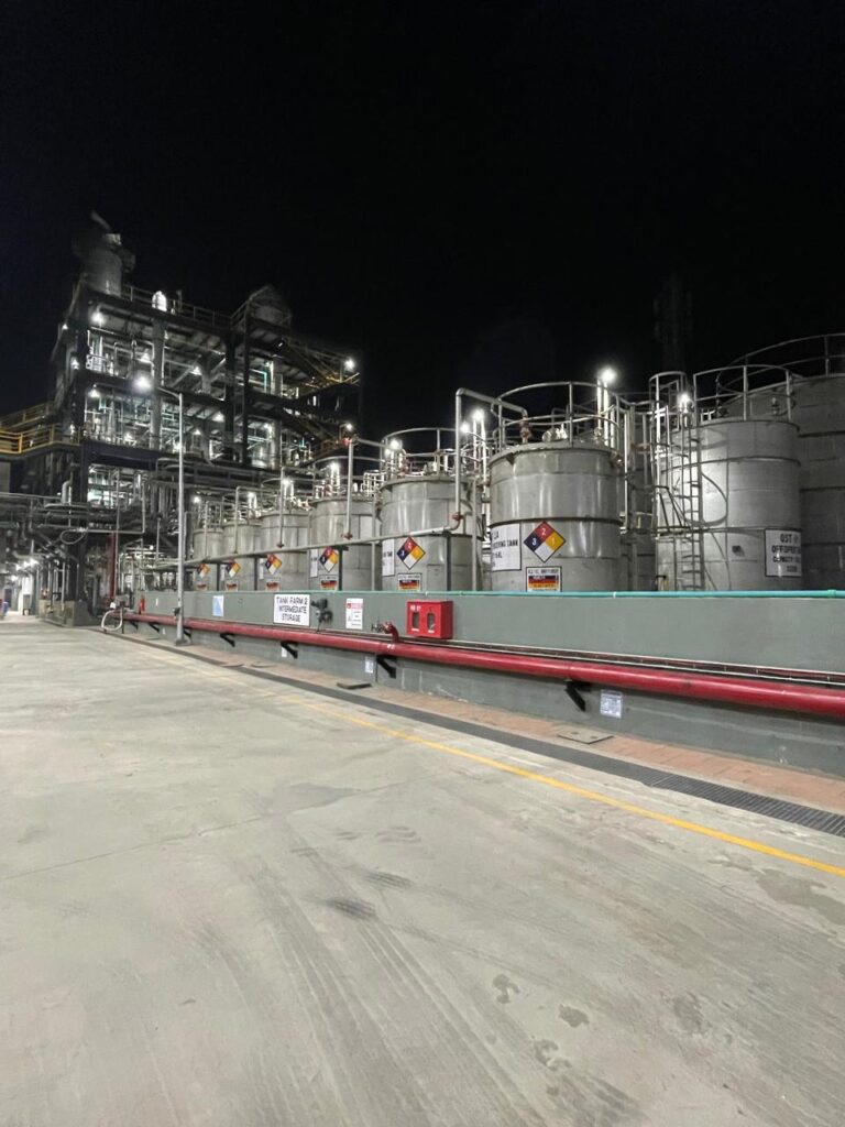 Storage tanks and illuminated process structures
