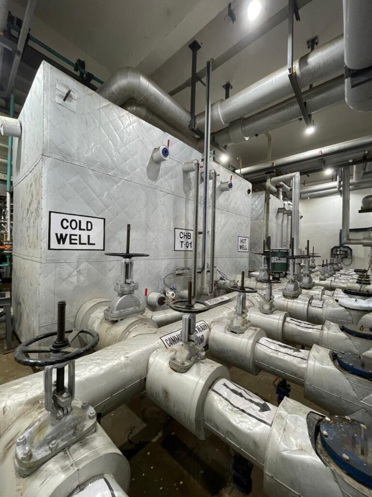 Cold-well piping and valve connections