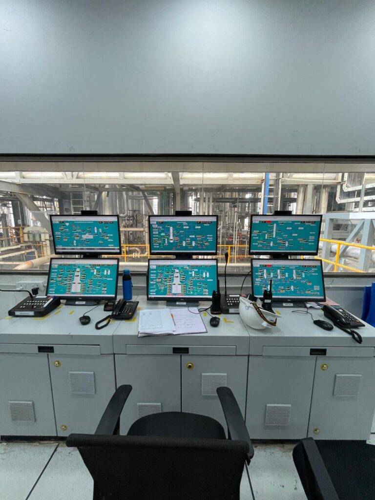 Operator consoles and process displays