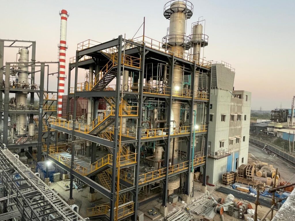 Vertical process equipment and interconnecting pipework